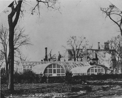 Ezra B. McCaggs woning en kas na de Chicago-brand van 1871, 1871 door American Photographer